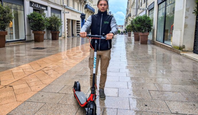 Il veut développer à Angers la location longue durée de trottinettes et vélos électriques